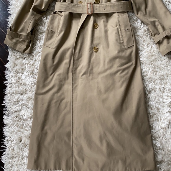 Burberry’s “Burberry” Trench Coat 🧥 - Picture 6 of 15